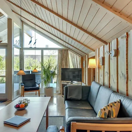 Thit - 1-2km To The Inlet By Interhome